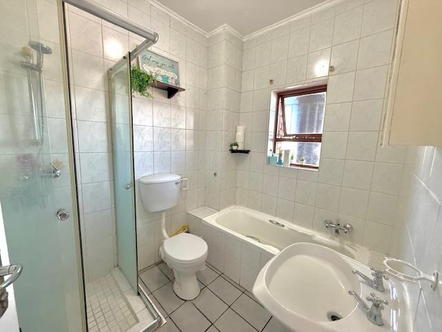 2 Bedroom Property for Sale in Langenhovenpark Free State